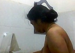 Indian Bengali Aunty Mili bathing Full video Part 2