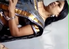 desi aunty posted navel show