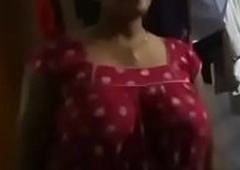 Desi aunty huge boobs in nighty