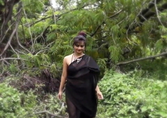 Nisha, Nude Saree Model