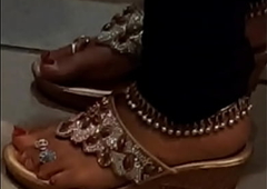 Feet lovers part 3. Enjoy pics of Indian women feet.