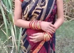 Desi randi Indian bhabhi with big nipples and sexy ass