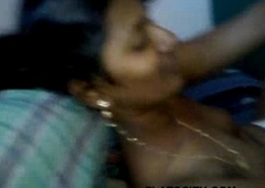 Tamil college girl Rani getting nude caught by Boyfriend leaked video