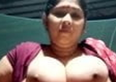 Bengali Boudi Record her Mellon Boobs fo Lover