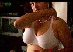 karishma chunky boobs aunty wearing bra tight nipple deception