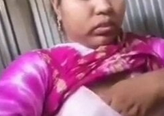 Unsatisfied Bangladeshi Bhabhi Showing Big Boobs & Pussy