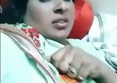 tamil Mummy showing her boobs on tiktok video