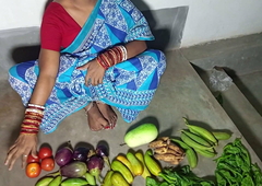 Indian Vegetables Selling Dame Has Hard Put over a produce Sex Anent Uncle