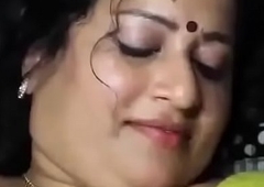 homely aunty  and neighbour uncle close by chennai having sex