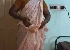 Hot Mallu Aunty does Nude Selfie And Fingering For father in law