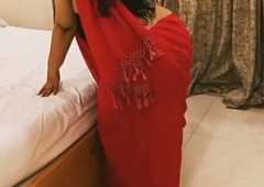 Indian Bbw Girlfriend Does Saree Striptease for her Boyfriend