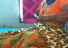 Andhra Aunty has hot sex - Andhra Aunty Sex