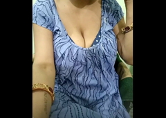 Desi mallu aunty shows her big boobs on webcam