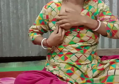 सेक्सी बंगाली हॉट hardcore मोडल टुम्पा उसकी चुत पे उंगली घुसाके सेक्स की मजा लिया।