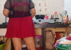 Indian stepsis wearing skirt and doing work and stepbrother caught the brush and prominence to fucked