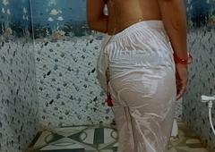 Indian mom bathing in open white legis make me aerosphere better