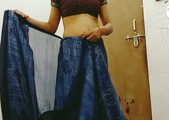 Indian bhabhi in saree tinge clothes and pussy fingering