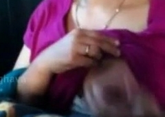 indian main show boobs in cam .. mms