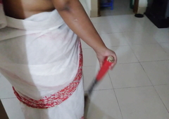 (Tamil Ma Ko Jabardasti Chudai Apni Beta) Stepmom rough fucked by stepson while sweeping the house - Cum inside chunky nuisance