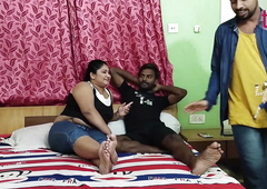 Awesome threesome - Sexy Bhabhi ko dono dost ne choda