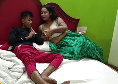 Hot Kamwali Bhabhi Fucking with Young Boy! With clear Hindi Audio