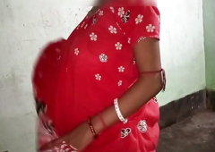 Indian pregnant women dress change
