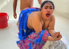 While eradicate affect Desi stepmom washes brassiere & panties, stepmom took off eradicate affect stepson's pants and Naked him, Then asks him forth fuck her - Cum