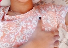 Desi girl showing boobs