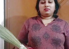 Desi Indian maid seduced presently there was no wife at one's disposal home Indian desi sex video