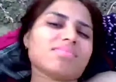 Muslim girl fuck with her boyfriend in to the forest. Delhi Indian sex video
