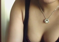 Bad GirlLHR webcam shows shaved slit