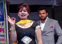 डांस करते करते एक आदमी ने कर दी मोनिका के साथ शर्मनाक हरकत   Monika Chaudhary