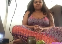 Indian aunty exhibiting a resemblance pussy with an increment of bigboobs